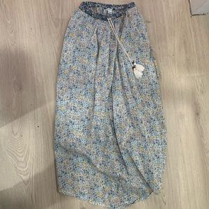 American Eagle Floral Midi skirt